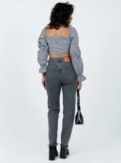 Princess Polly Connecticut Straight Leg Jeans Washed Black -Polly Store 4 modelinfo tamika us2 6975c2aa 9130 467a a1c4 d4e4f36f1c7c