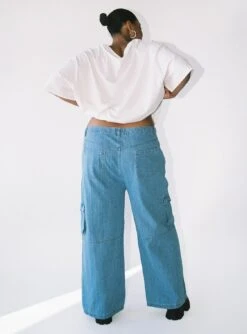 Paige Mid Rise Cargo Jean Denim Curve -Polly Store 4 modelinfo zarria us14 a8459341 8741 49e7 9995 51c0ff198344