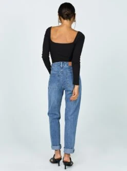 Princess Polly Hayden Knee Rip Jeans Mid Wash Denim -Polly Store 4 1800x eff081fa ab1d 4f2e 9c89 47d92fd0996a