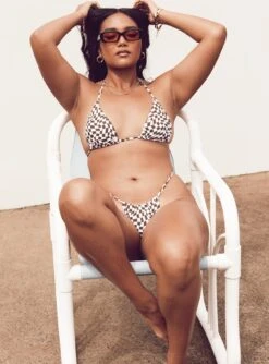 Cali Bikini Bottoms Brown / White 12 Cali Bikini Bottoms Brown / White -Polly Store 5 modelinfo Rheanna US6 113afac8 e4f7 4e14 9dd3 4040f6af9386