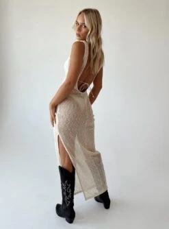 Princess Polly Performer Knit Maxi Dress Cream -Polly Store 5 modelinfo anni us2 68a81c4f 2b85 4986 b9b6 a3a171e4ac61