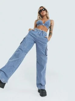 Princess Polly Paige Mid Rise Cargo Jean Denim -Polly Store 5 modelinfo cathlin us2 20e3808a cdcd 4f04 b8ce 2742168b2ffe