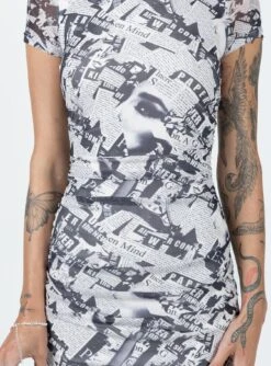 Read About It Maxi Dress Black / White -Polly Store 5 modelinfo emma leigh us4 9f02d8a2 ccc0 4bef aa1a 91c43e29375a