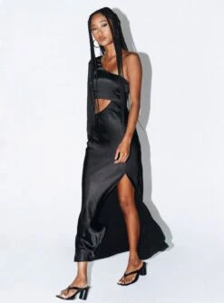 Karter Maxi Dress Black -Polly Store 5 modelinfo eyes us2 b845605c 82b8 4a77 b6d3 b1c6e83285e2