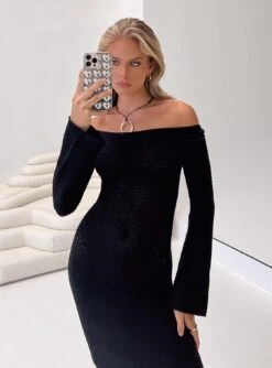 Devyn Off The Shoulder Maxi Dress Black 13 Devyn Off The Shoulder Maxi Dress Black -Polly Store 5 modelinfo kiana us2 1f75e9b6 45cb 4c99 a3c3 266a55304275