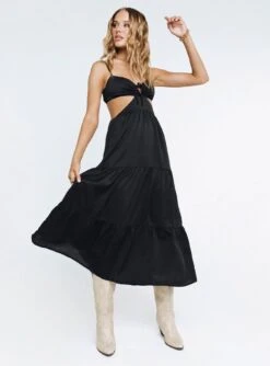 Oswell Maxi Dress Black -Polly Store 6 modelinfo elly us2 2f475c7a ca28 40bc 9041 025775052588