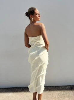 Princess Polly Baylie Maxi Dress Yellow -Polly Store 6 modelinfo milli us2 1aee641e a2b4 4f65 89e9 74ff4ed7381b